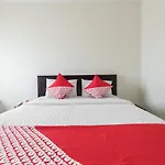 Oyo 1114 Hotel Denpasar Makassar