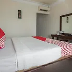 Oyo 1114 Hotel Denpasar Makassar