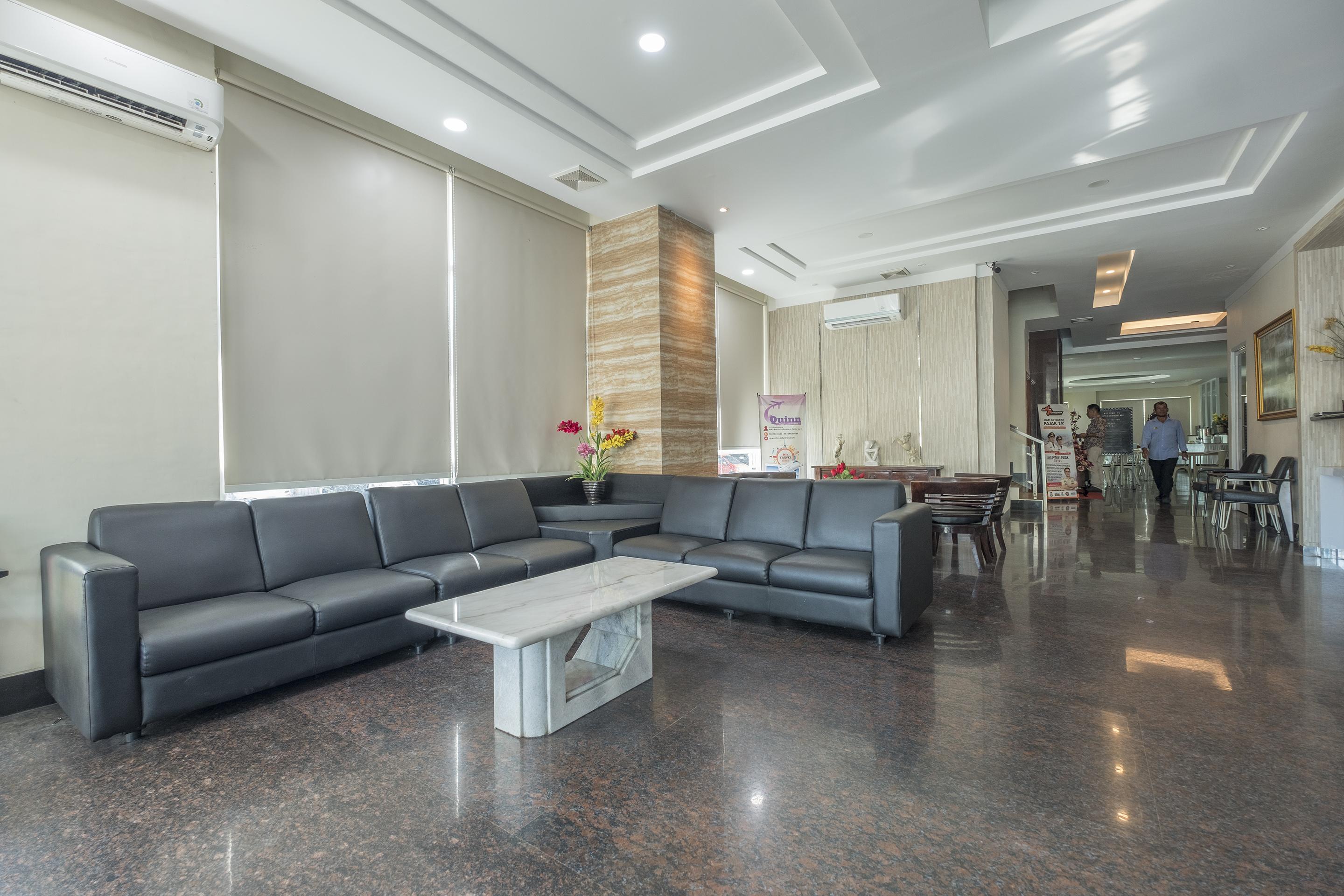 Oyo 1114 Denpasar Hotel