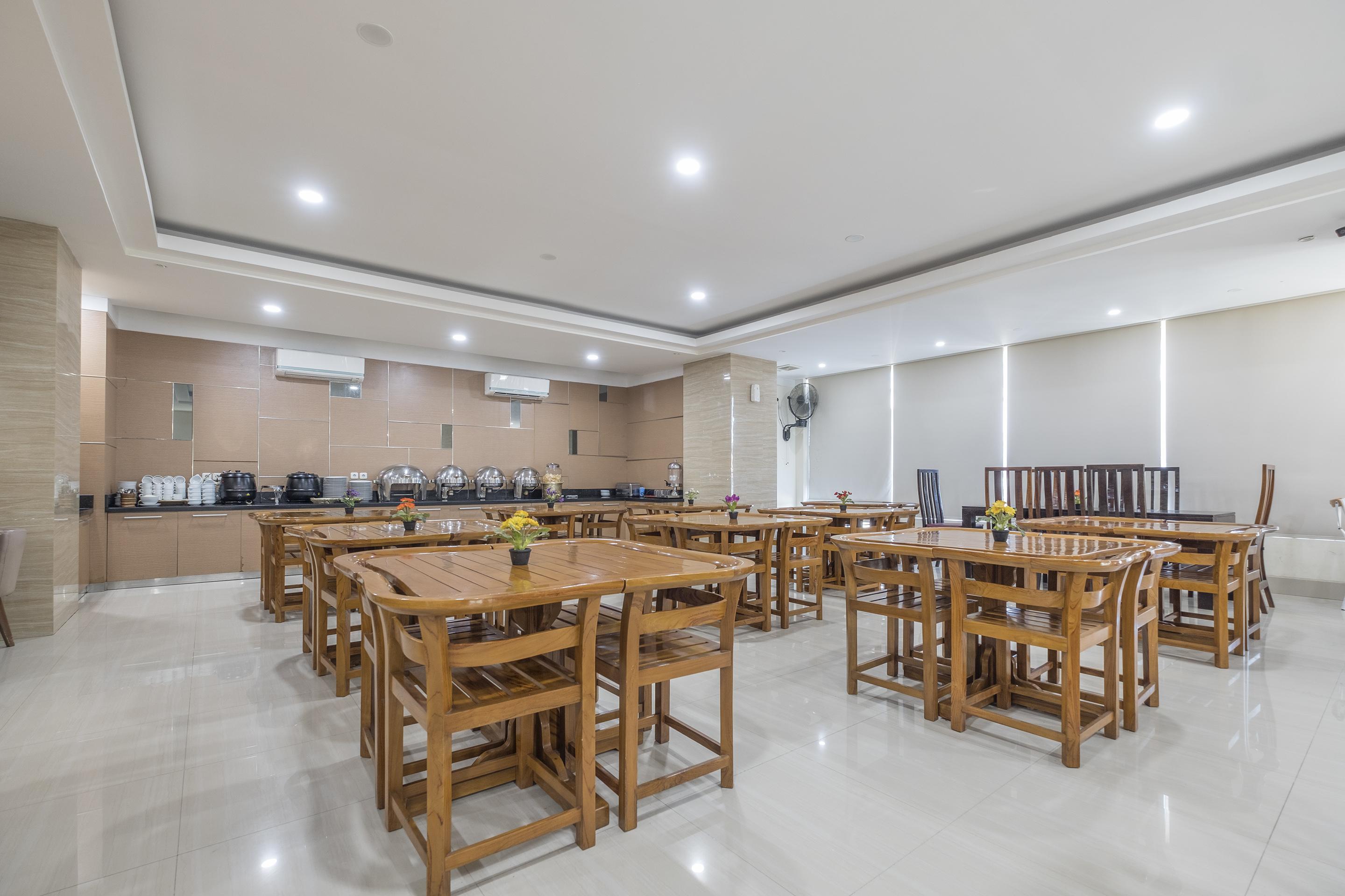 Oyo 1114 Denpasar Hotel